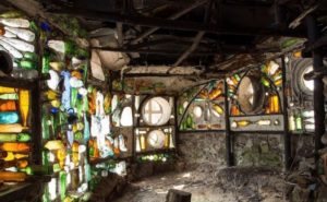 Chomo, Laurent Danchin et l'art brut Des rencontres dont on ne sort pas indemne. Un trop-plein de vrai dénument, de vraie foi en la beauté